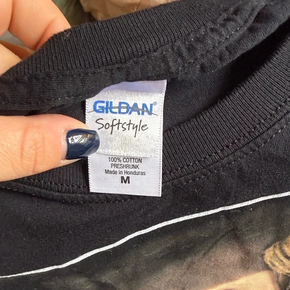 Taylor Swift Red Album Black Tee - Picture 2 of 3